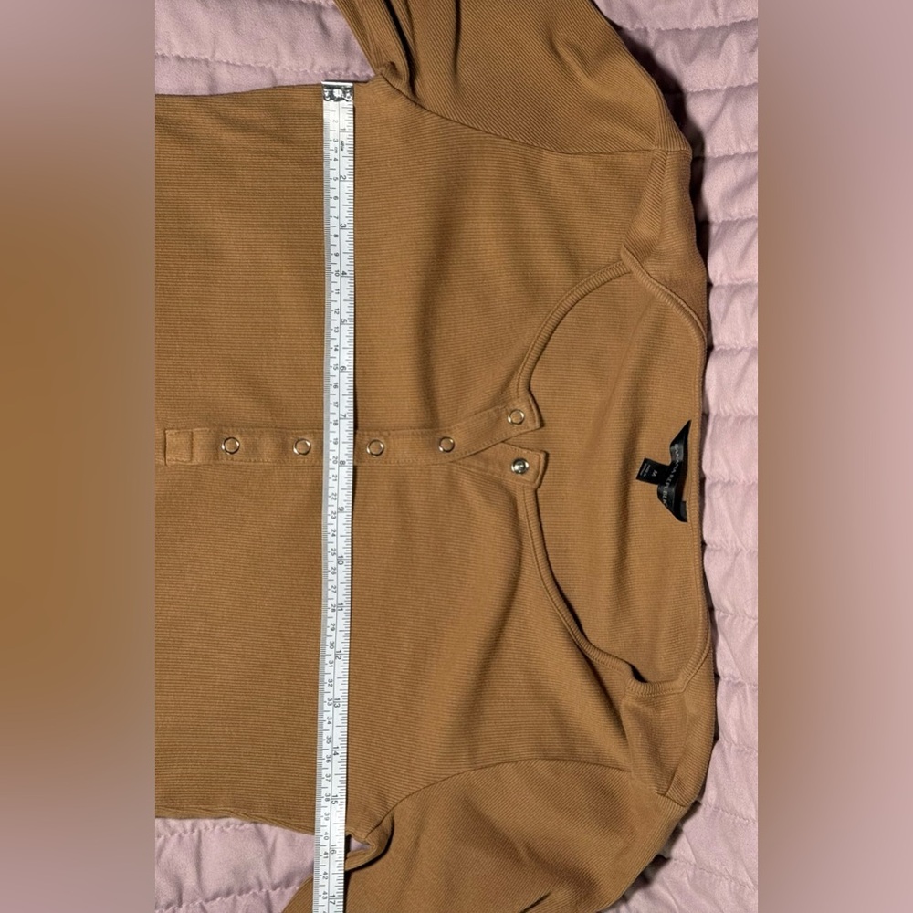 Banana Republic - Long Sleeve Henley Top in Camel Brown - Picture 5 of 6